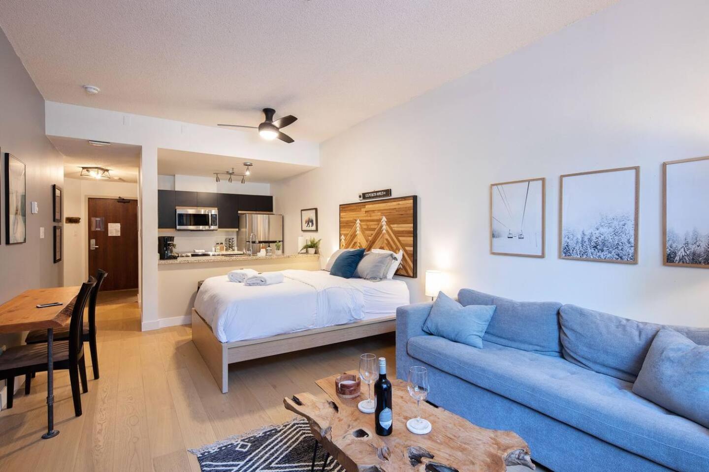 Newly Renovated Ski In Out W Pool 2 Hot Tubs Whistler Eksteriør billede